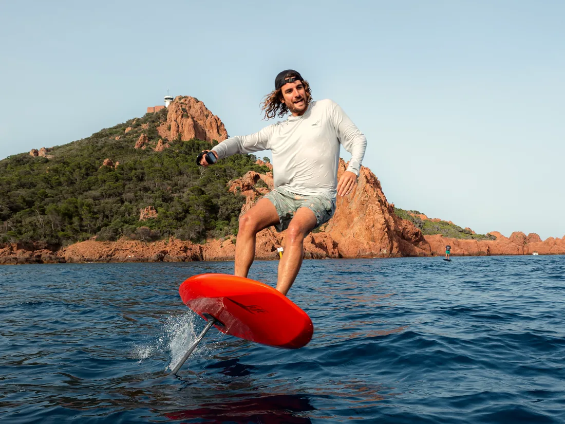 Rider confirmé en session libre sur le golfe.